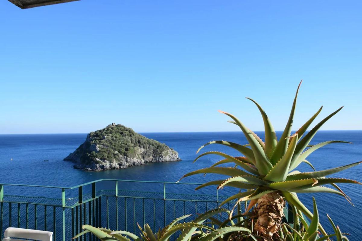 Appartamento Stupenda Vista Mare Bergeggi Buitenkant foto