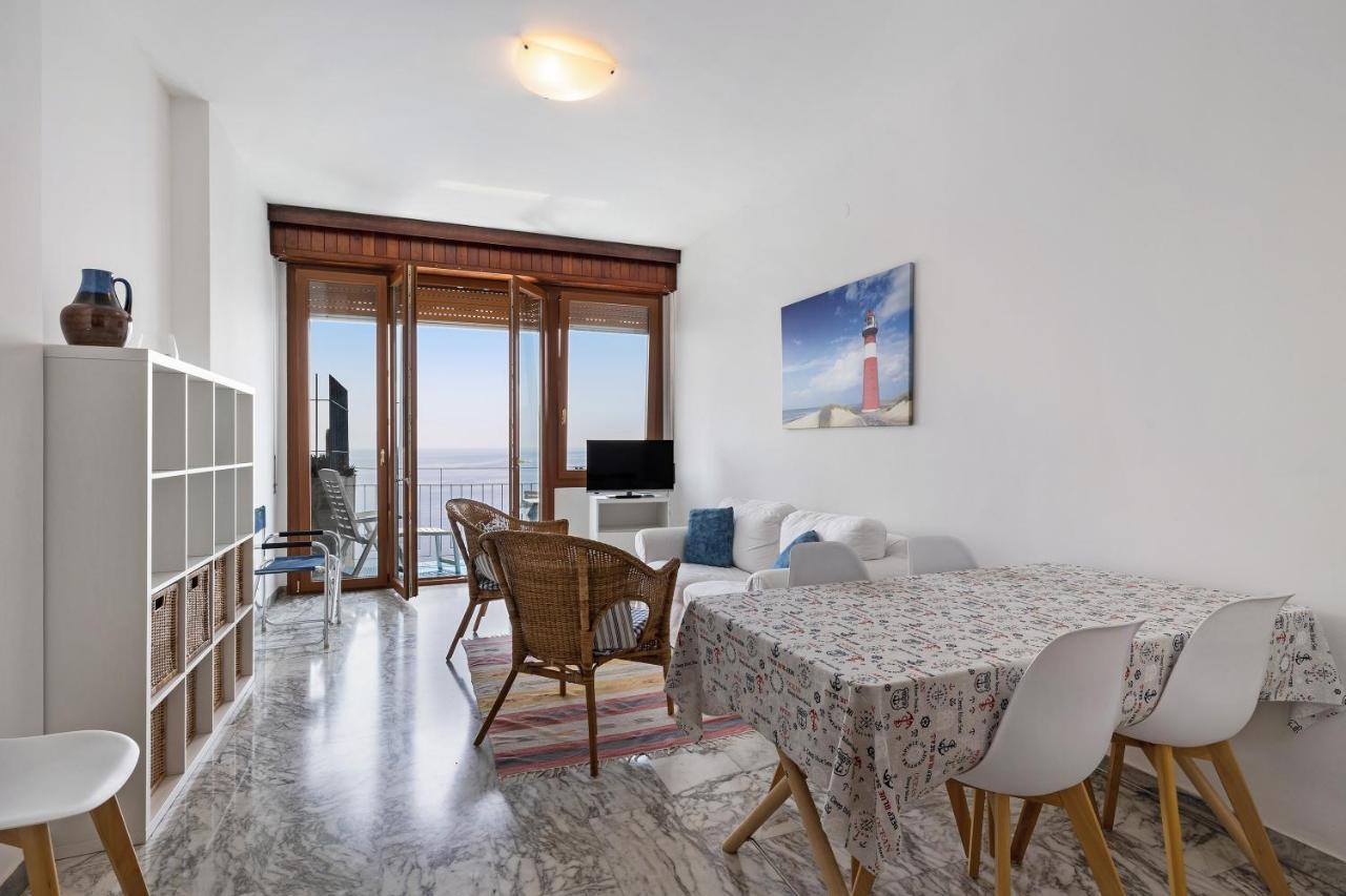 Appartamento Stupenda Vista Mare Bergeggi Buitenkant foto