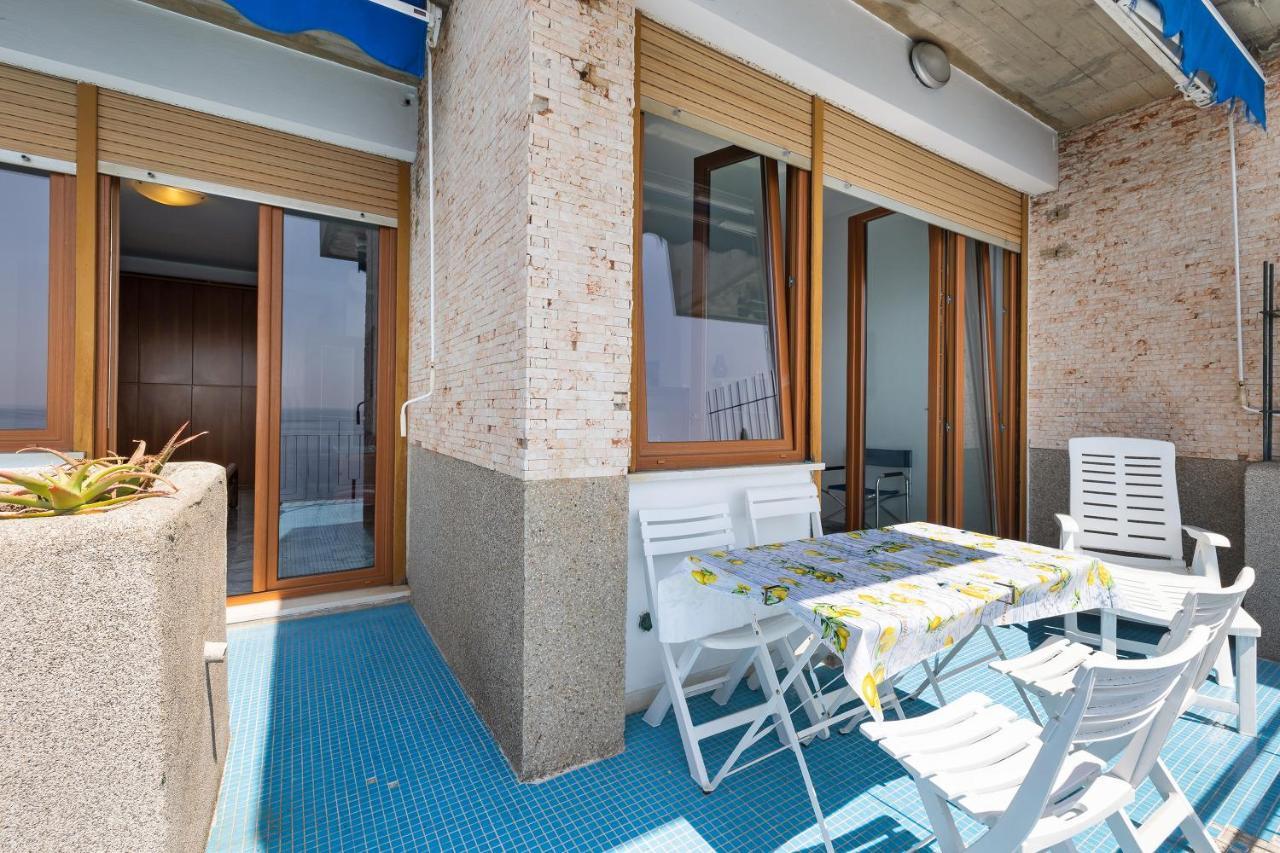 Appartamento Stupenda Vista Mare Bergeggi Buitenkant foto