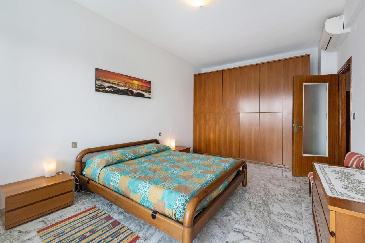 Appartamento Stupenda Vista Mare Bergeggi Buitenkant foto