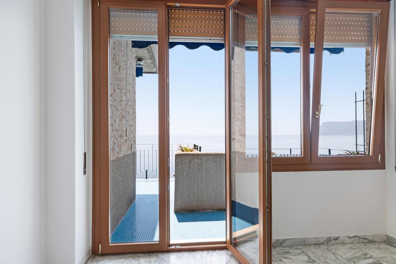 Appartamento Stupenda Vista Mare Bergeggi Buitenkant foto